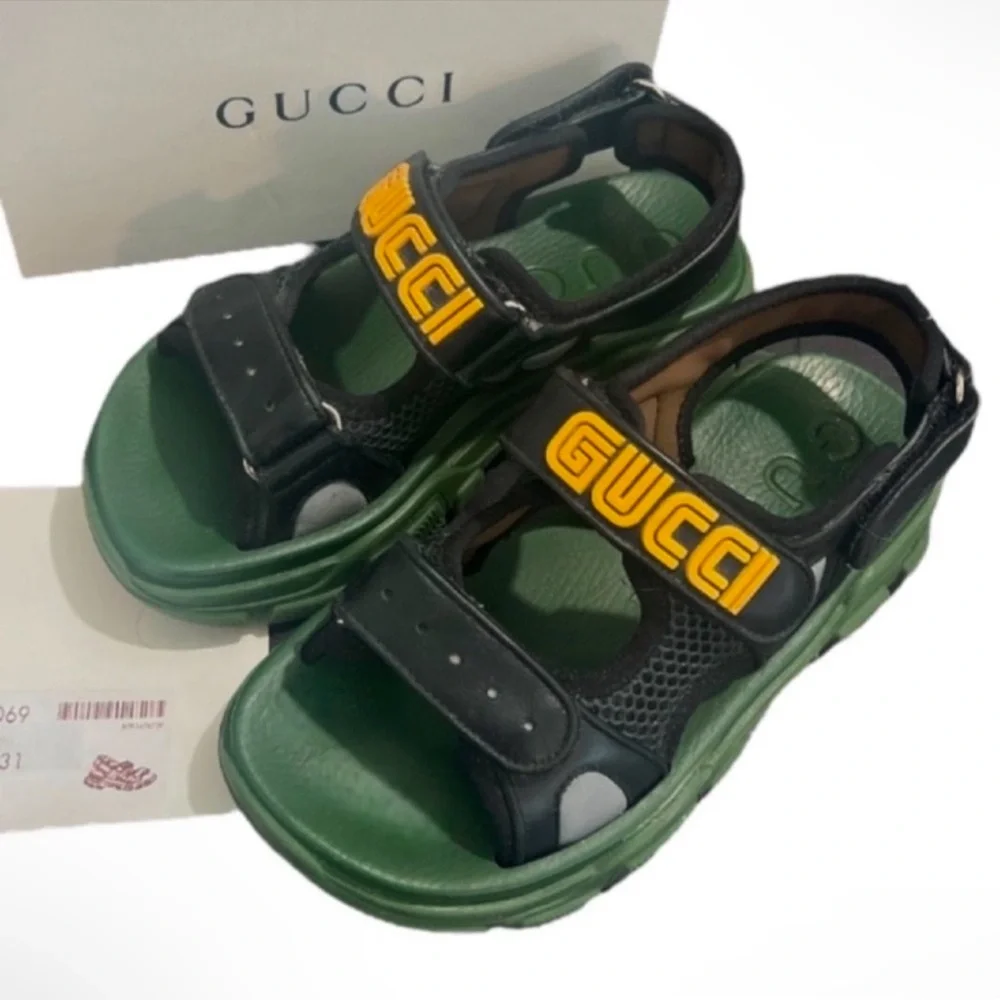 Authentic Gucci luxury designer kids signature boys leather sandals sz 13 Euro31